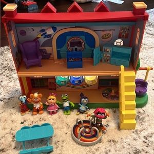 Muppet Babies Playhouse and Characters
